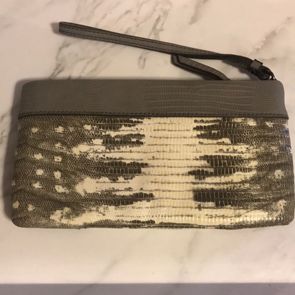 Vera Wang Python wristlet - Picture 2 of 3